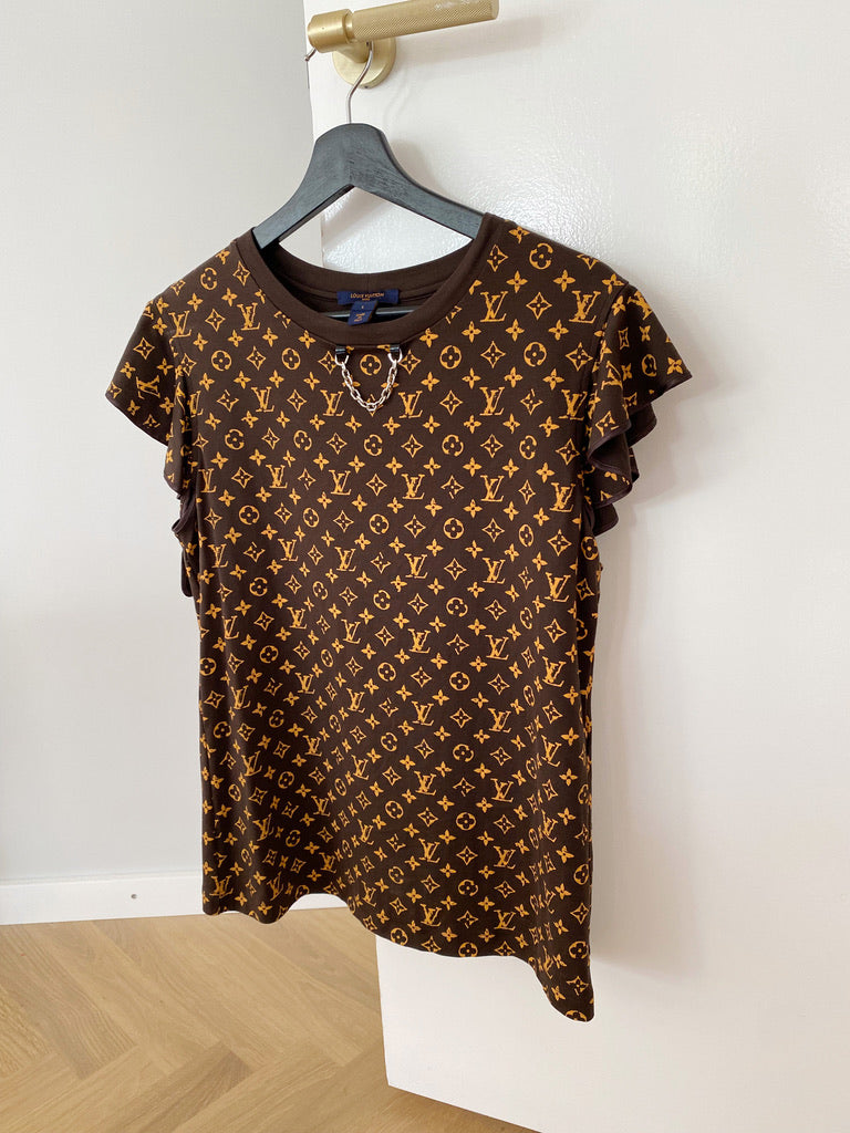 Louis Vuitton Escale Printed Luxery T-Shirt - Passer Ca Str S/Lille M (Oprindeligt Str L, Men Lille I Størrelsen)