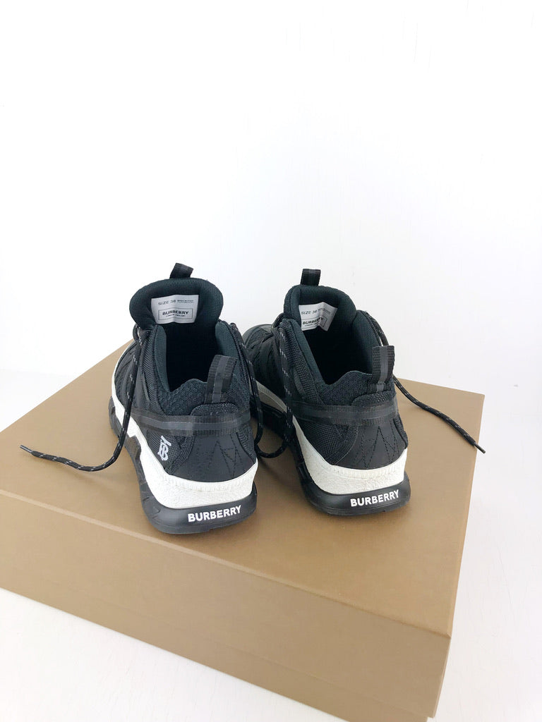 Burberry Sneakers - Str 38