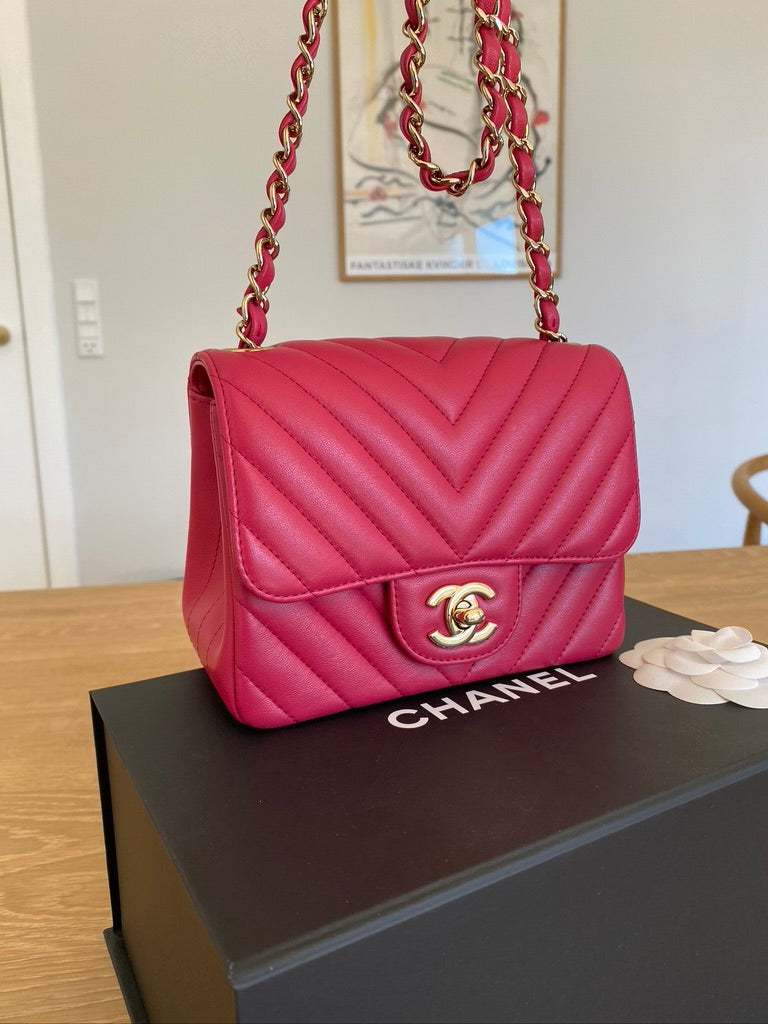 Chanel Mini Flap Bag Chaveron - Pink. (Nypris ca 35.210 kr)