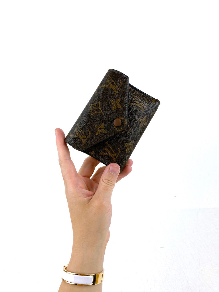 Louis Vuitton Monogram Victorine Pung