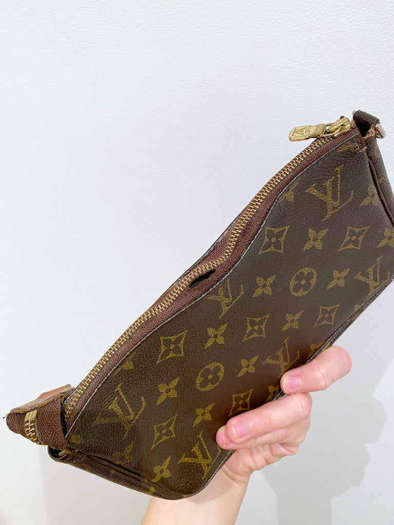 Louis Vuitton Pochette Monogram Taske