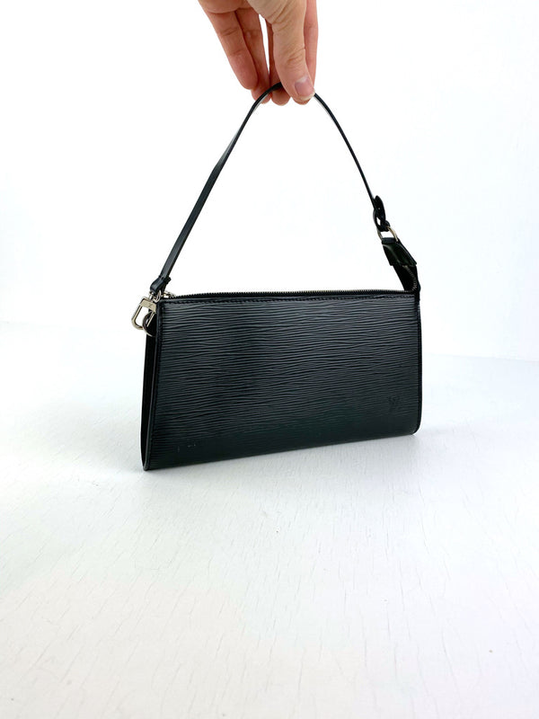 Louis Vuitton Epi Pochette Taske Sort