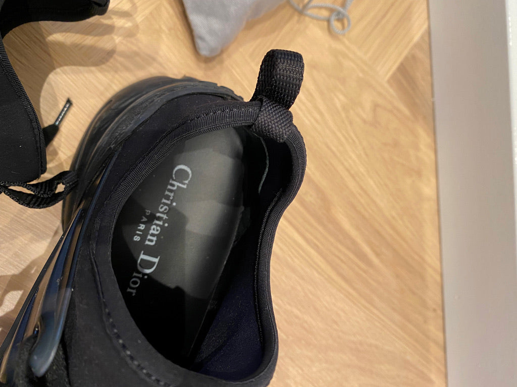 Dior D-Connect - Passer ca str 38 (Nypris ca 6.627kr/890 Euro)