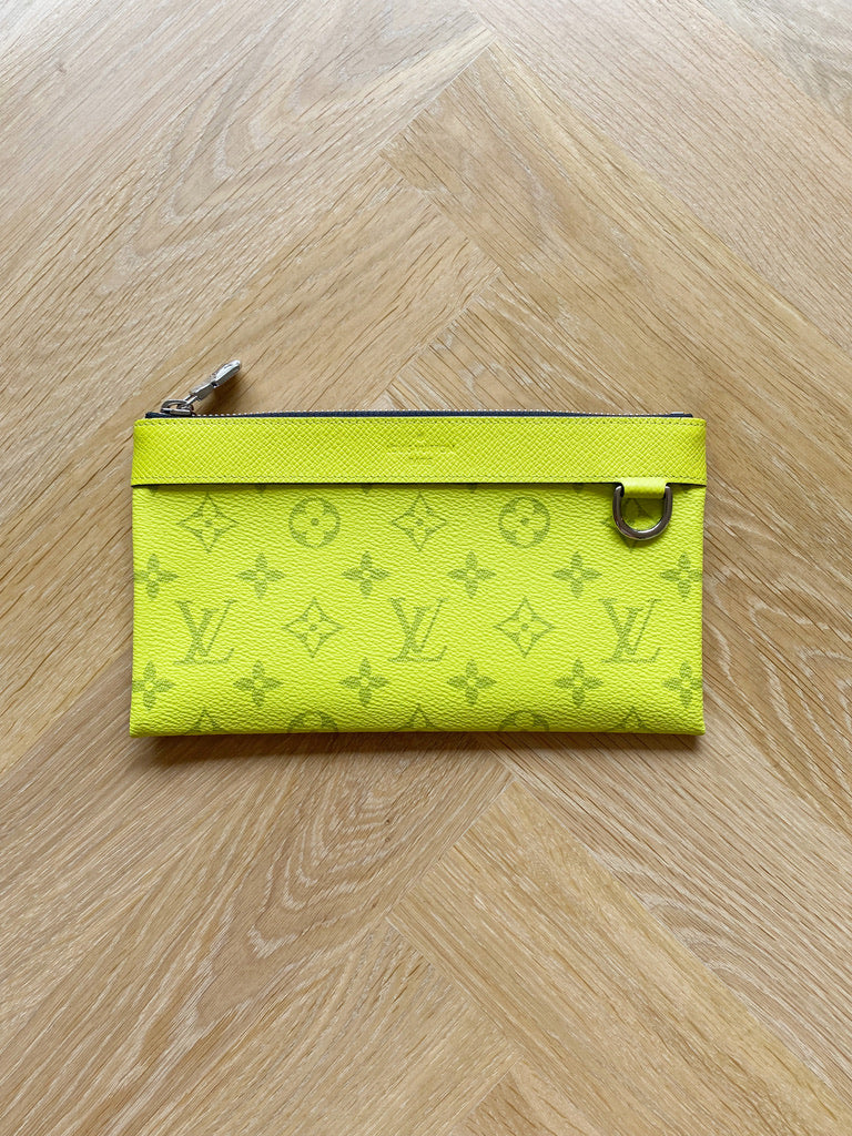 Louis Vuitton Pochette Discovery PM Taigarama Jeaune/Clutch