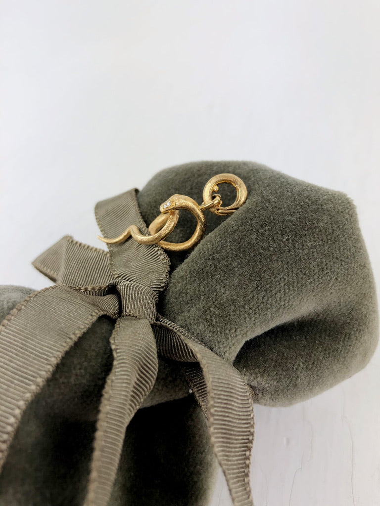 Ole Lynggaard Snakes Sweet Drop Charm/Vedhæng  - 18 Karat Guld Med Diamanter