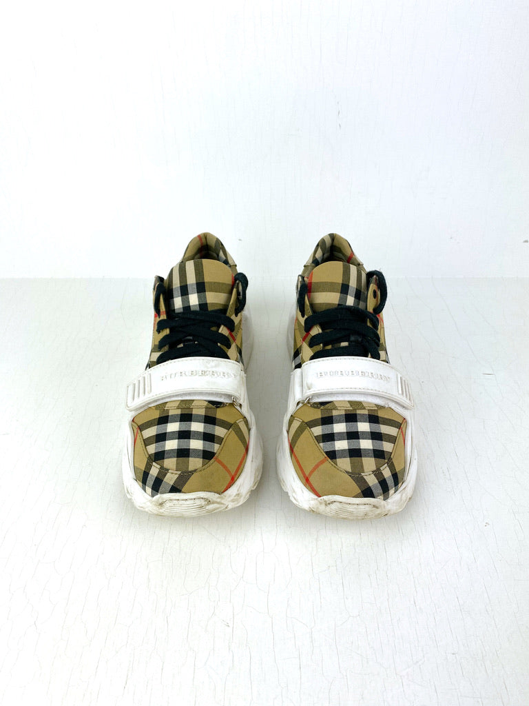 Burberry Sneakers - Str 39