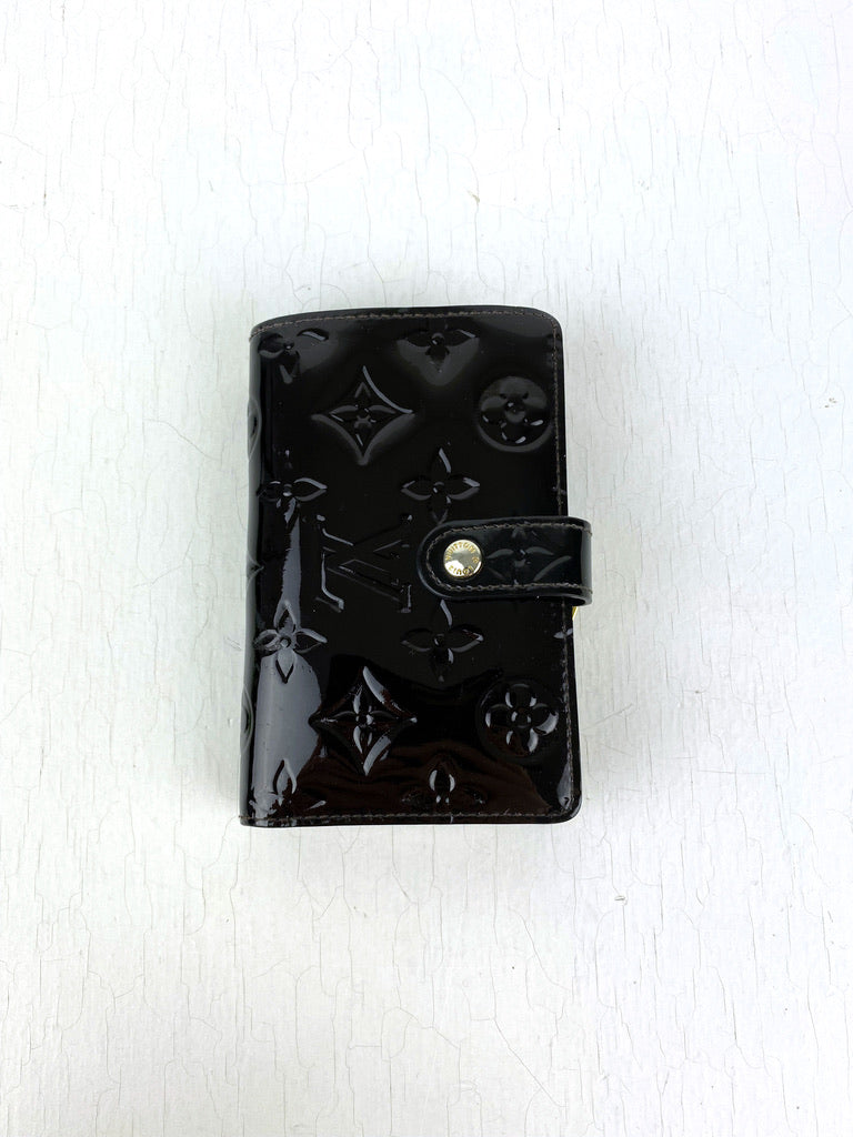Louis Vuitton Pung I Auberginefarvet Lak