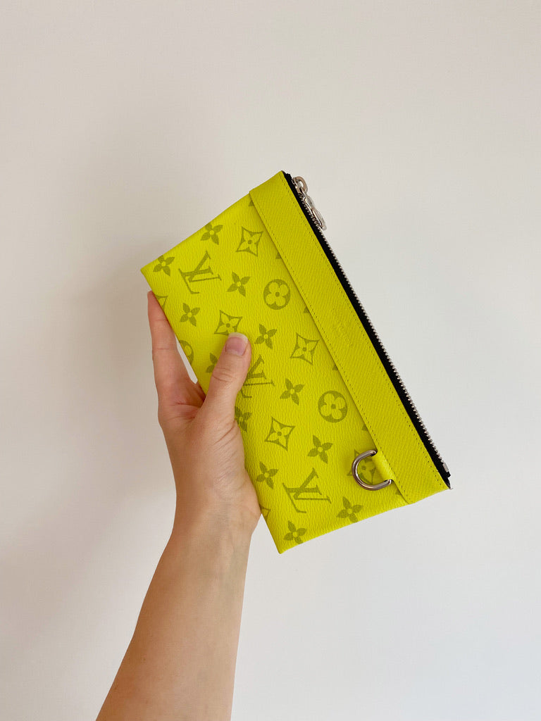 Louis Vuitton Pochette Discovery PM Taigarama Jeaune/Clutch