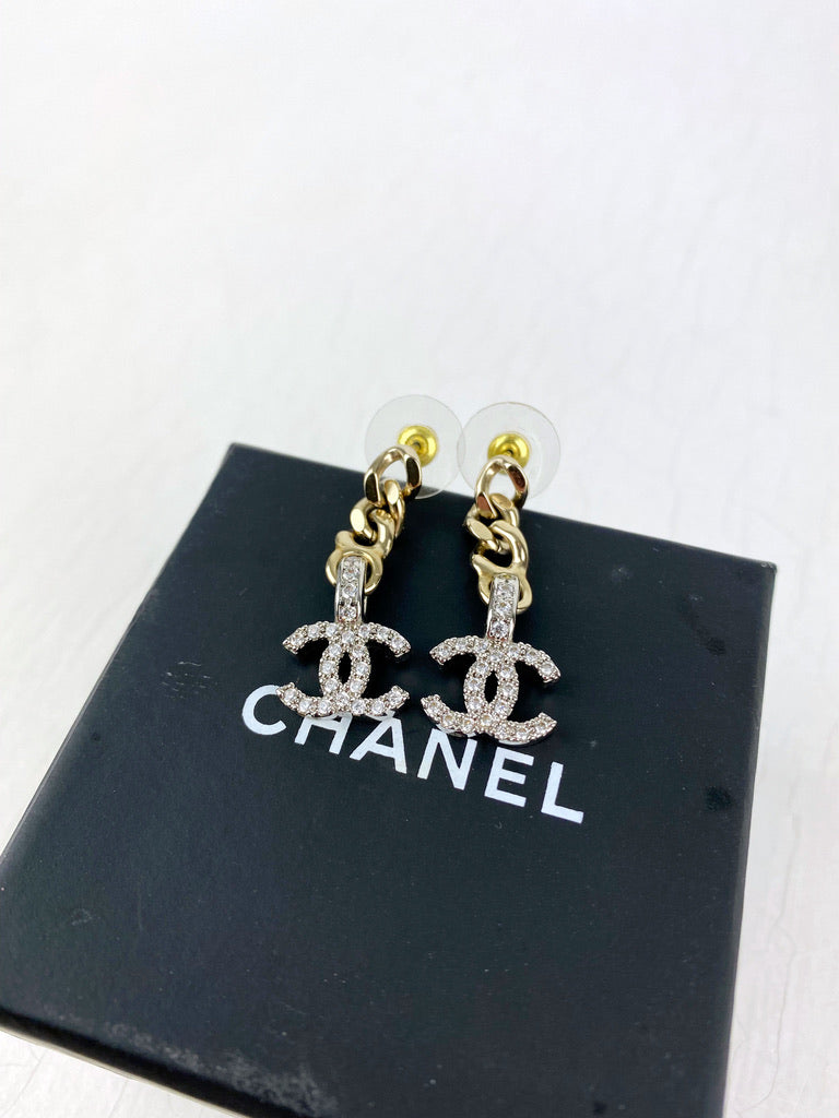 Chanel Pendant Ørestikker