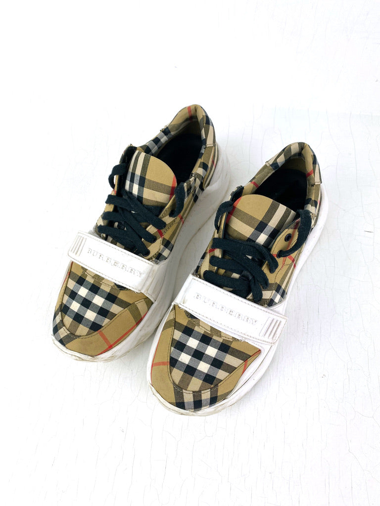 Burberry Sneakers - Str 39