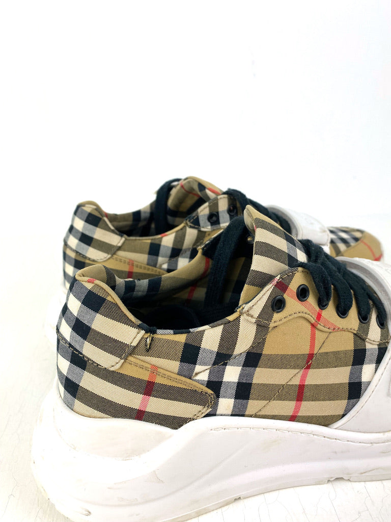 Burberry Sneakers - Str 39