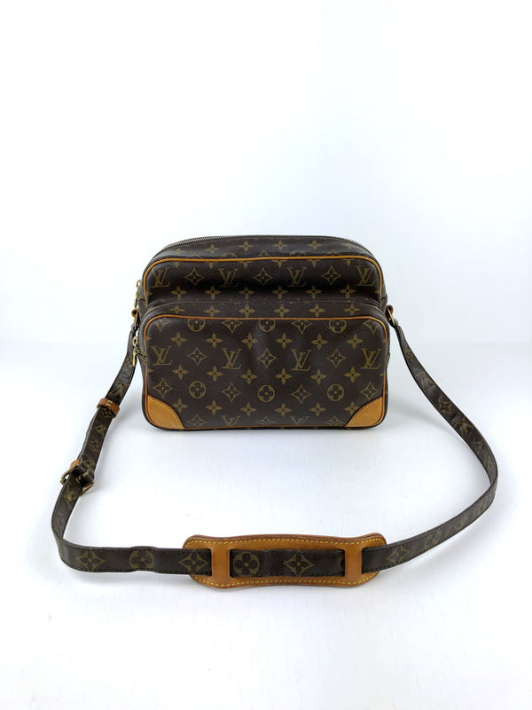 Louis Vuitton Nile Monogram Skulertaske