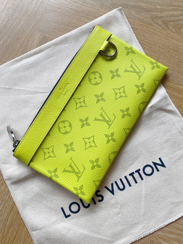 Louis Vuitton Pochette Discovery PM Taigarama Jeaune/Clutch