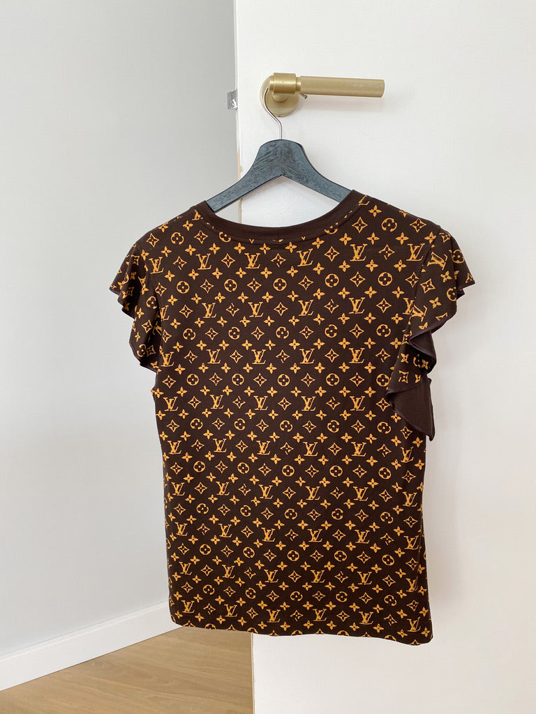 Louis Vuitton Escale Printed Luxery T-Shirt - Passer Ca Str S/Lille M (Oprindeligt Str L, Men Lille I Størrelsen)